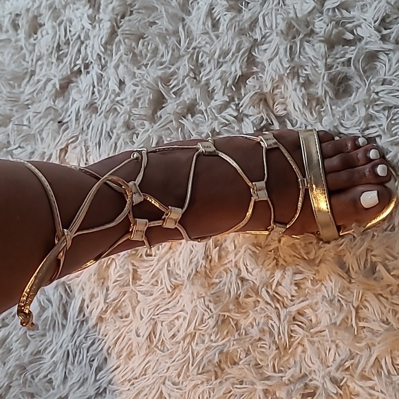 Nine West Women's Gold Shoe - Picture 8 of 8